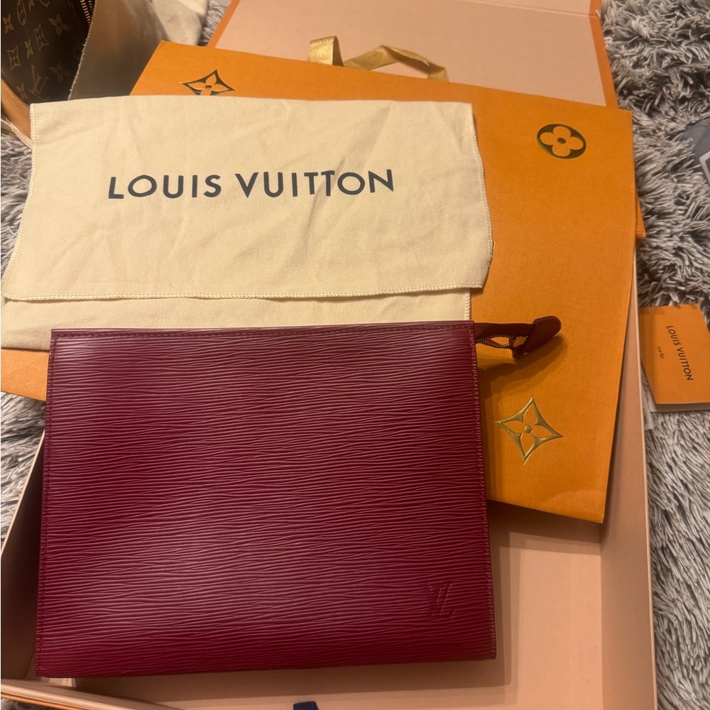LOUIS VUITTON Epi Toiletry Pouch 26 Fuchsia